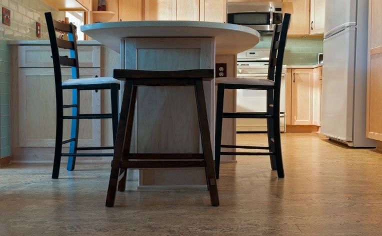 kitchen bare feet floors